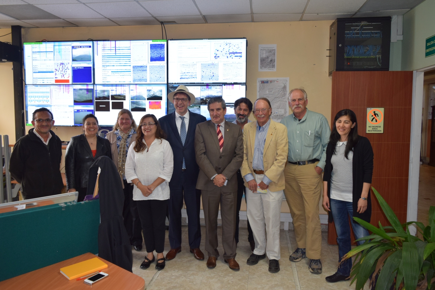 Visita del Embajador de los Estados Unidos a las instalaciones del IGEPN