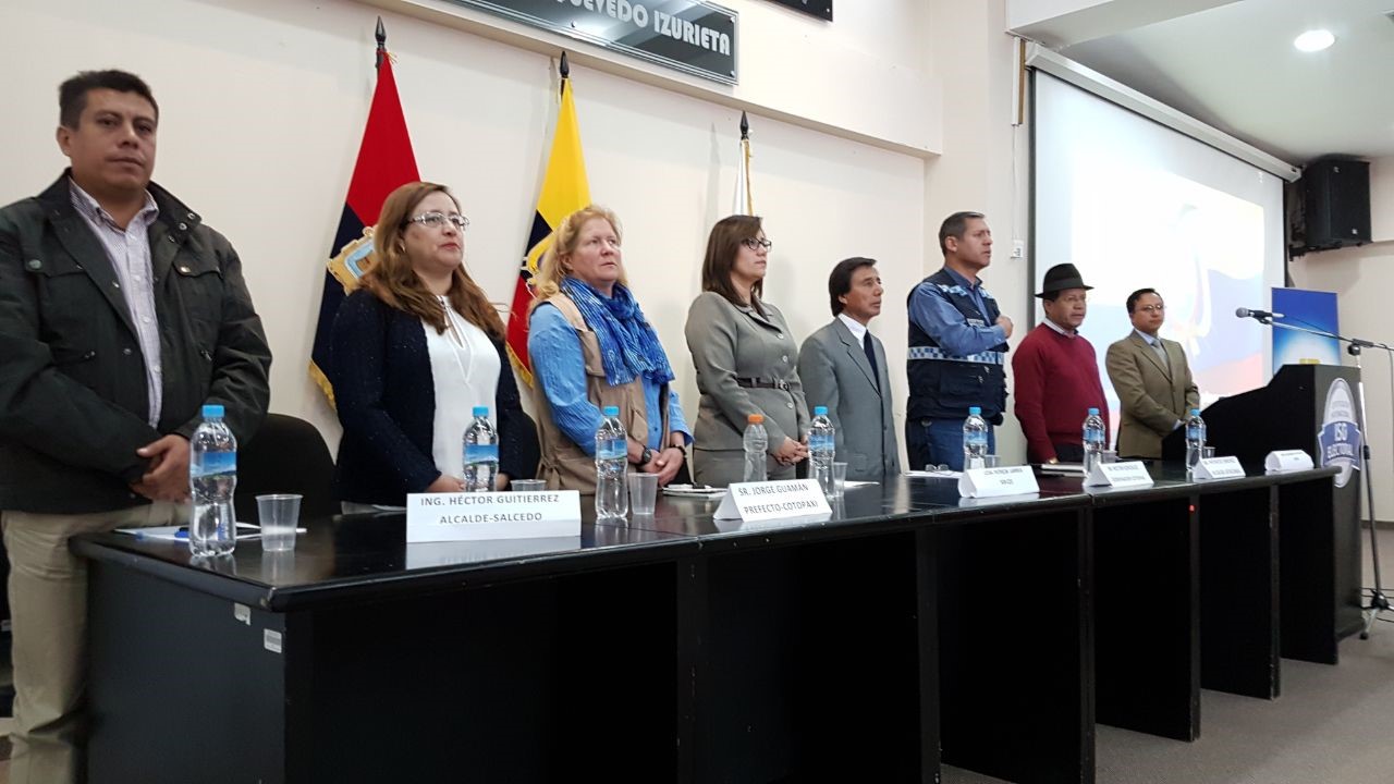 IGEPN participa en Conversatorio del Volcán Cotopaxi