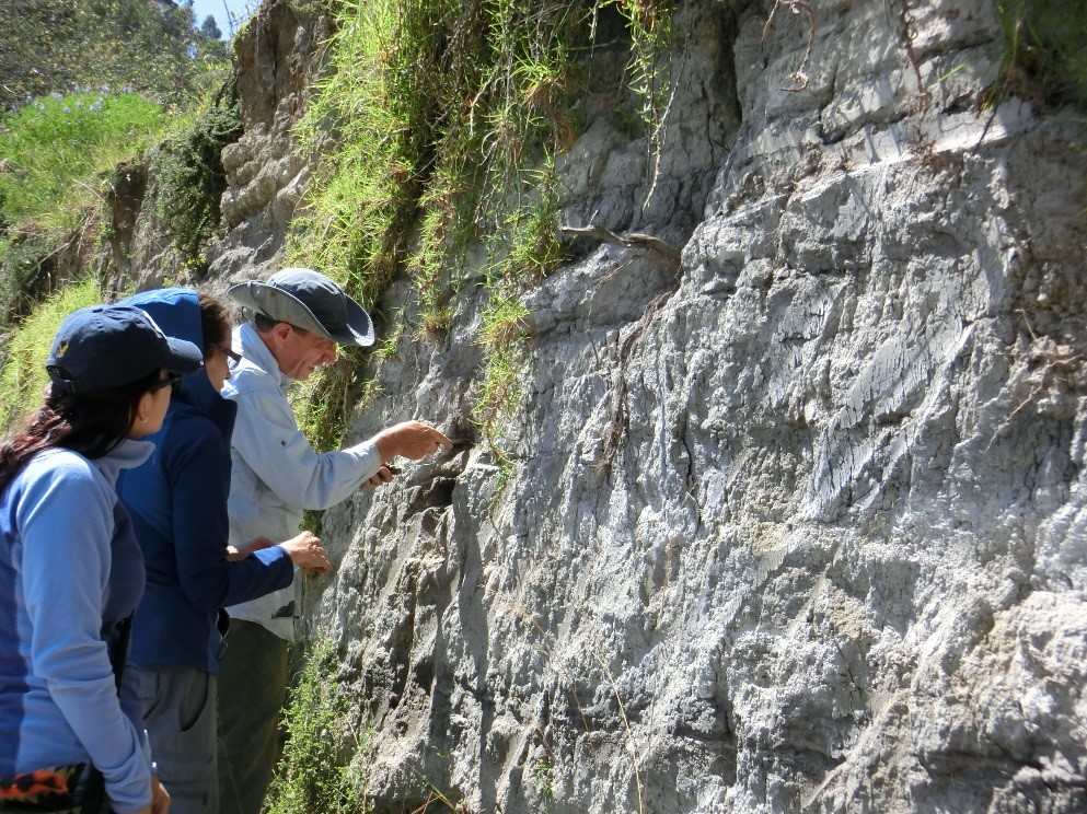 Trabajo colaborativo entre Volcanólogos y Paleontólogos potenciarán los conocimientos sobre el Paleoclima en el Valle de Latacunga en los últimos 20 mil años