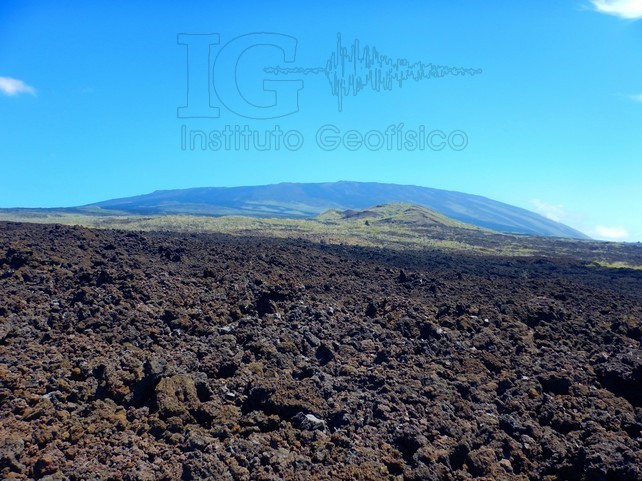 Investigación conjunta con la Universidad de Cambridge en el volcán Wolf, Galápagos