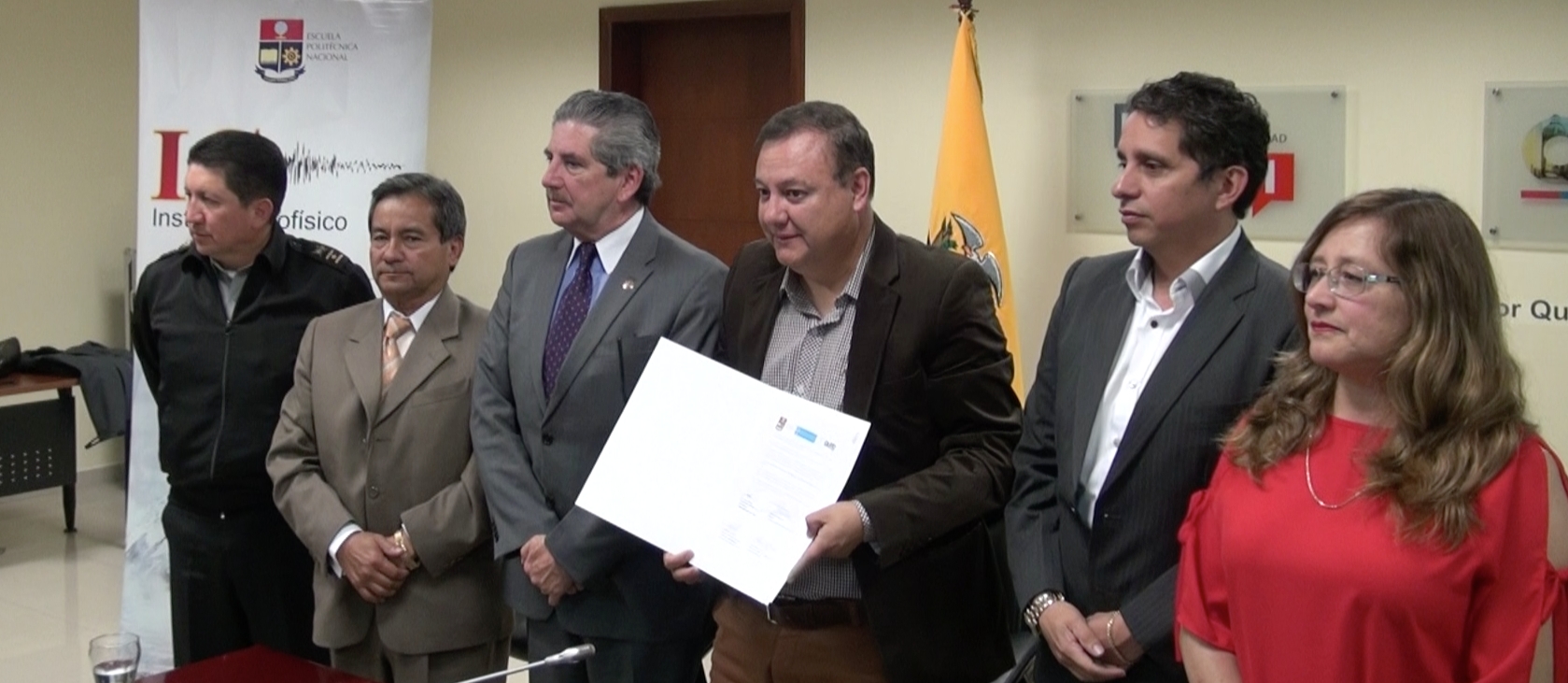 Firma del convenio para realizar la actualización de la microzonificación sísmica en Quito