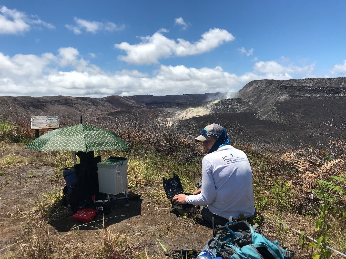 Campaña de gravimetría, muestreo geoquímico y trabajos geológicos asociados al reciente proceso eruptivo del volcán Sierra Negra