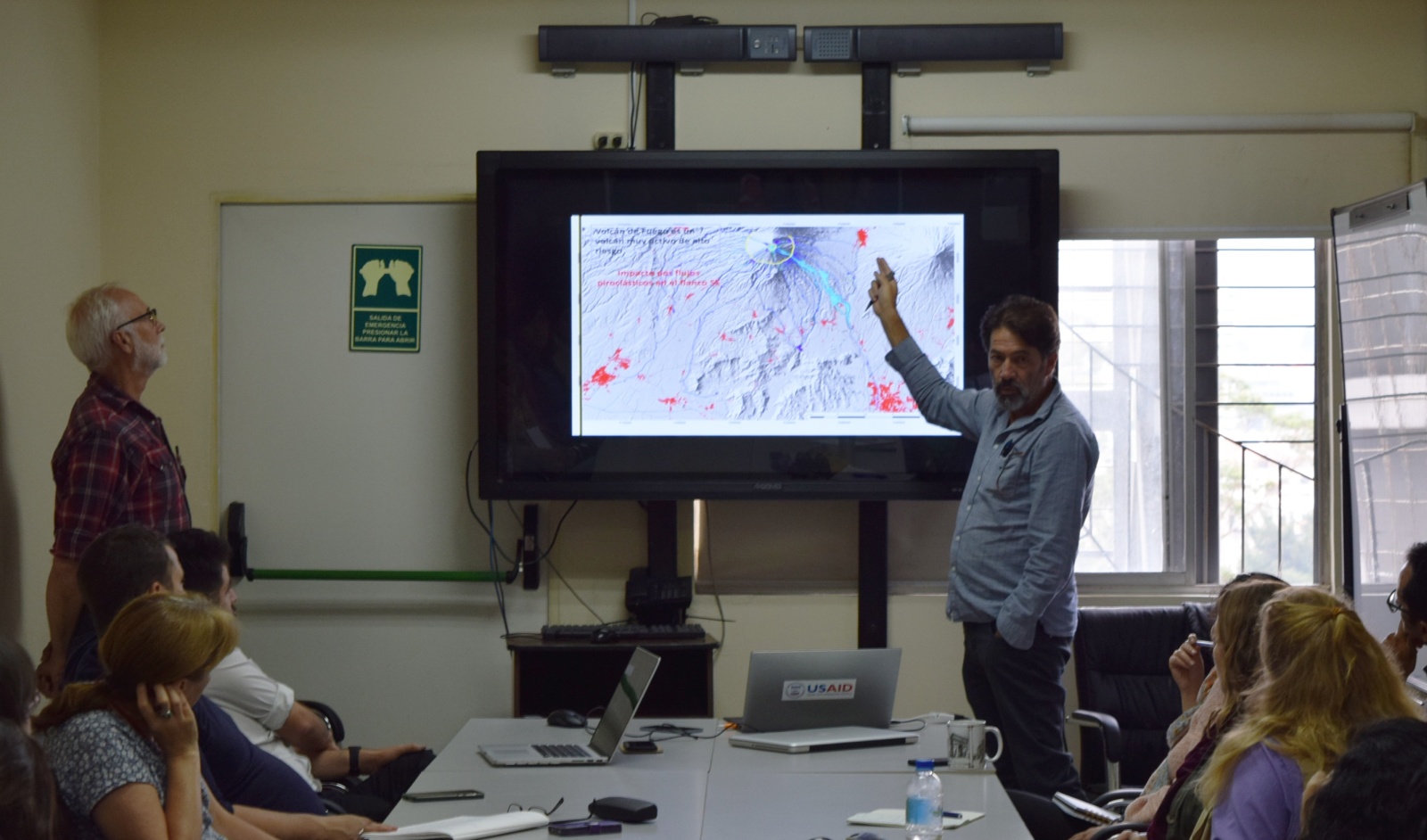 Charla sobre el Volcán de Fuego