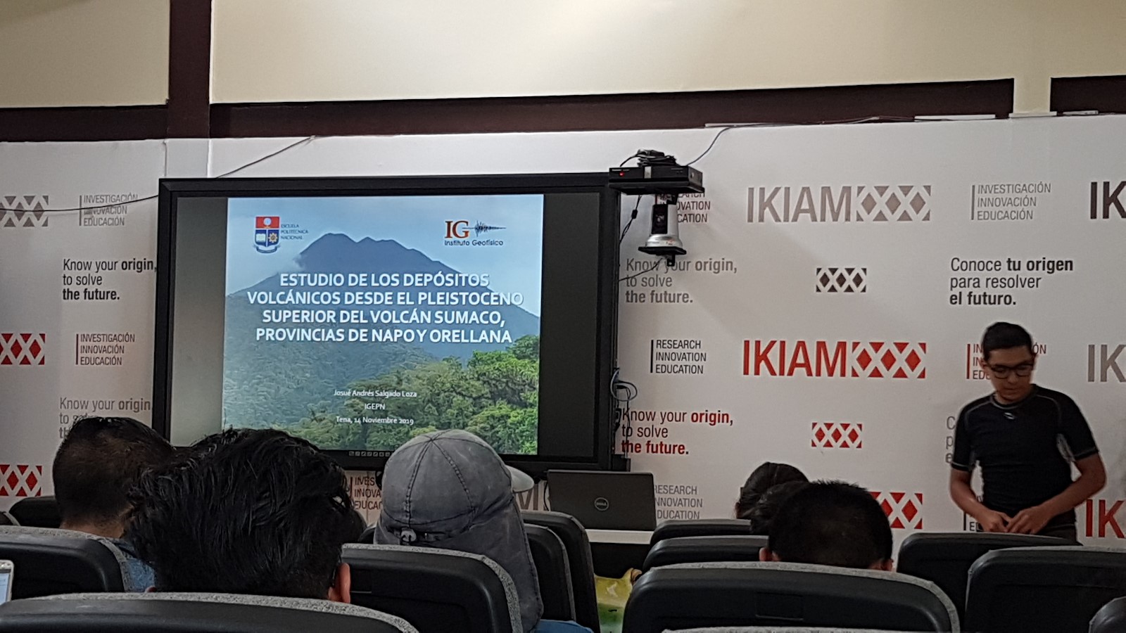 Charla “Estudio de los depósitos volcánicos desde el Pleistoceno superior del Volcán Sumaco, Provincias de Napo y Orellana”, en la Universidad Regional Amazónica-IKIAM