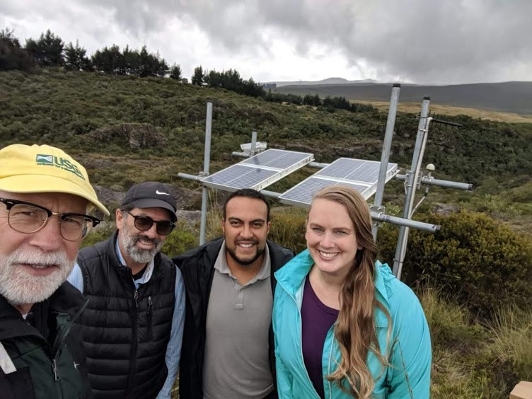 Red de Monitoreo de Lahares en el Volcán Cotopaxi con nuevos implementos brindados por USGS