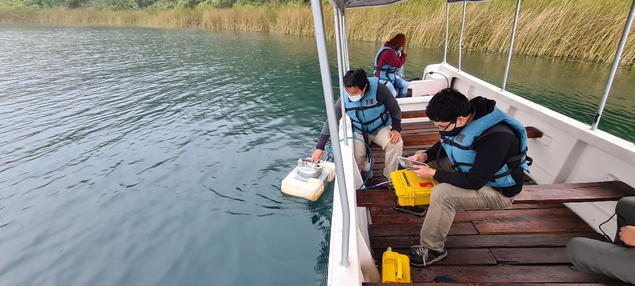 Campaña de medición de CO2 difuso en la laguna de Cuicocha