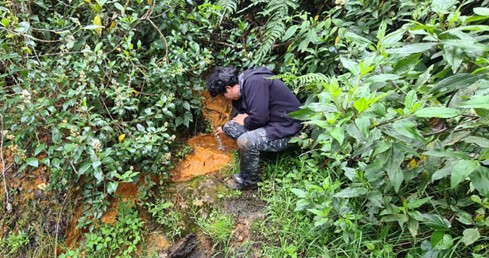 Medición de parámetros físico-químicos en aguas termales del complejo volcánico Pichincha