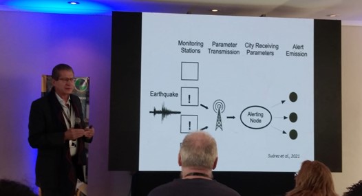 Ponencia del Dr. Gerardo Suárez sobre el sistema de alerta temprano de terremotos en México