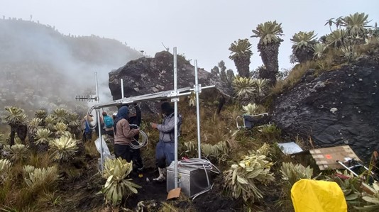 Instalación de una base continua GPS en el sector norte de la Caldera de Potrerillos para la vigilancia de la deformación en la Reserva Ecológica El Ángel (Carchi)