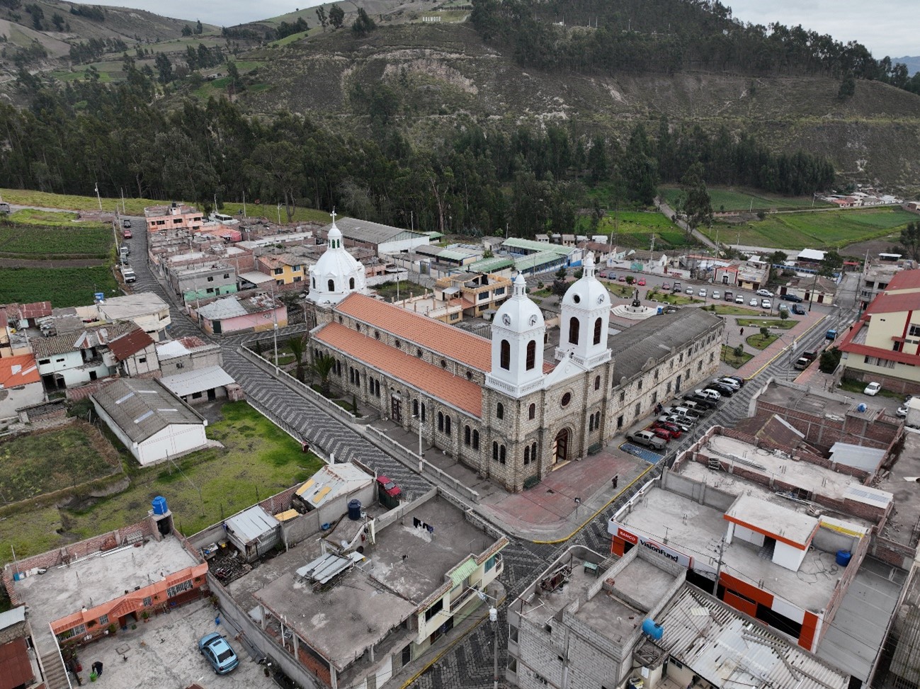 Mantenimiento de la red de cenizómetros del volcán Sangay y taller de capacitación sobre peligros sísmicos y volcánicos en la comunidad Chauzan San Alfonso, cantón Guamote