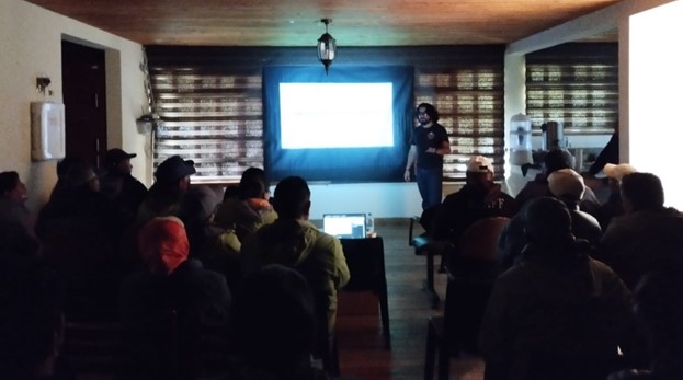 Charlas sobre los Peligros en las Cercanías de Cráteres Volcánicos Activos