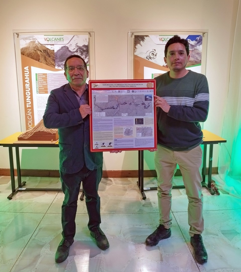 Entrega simbólica del Mapa Regional de Amenazas del volcán Cotopaxi, Zona Oriental