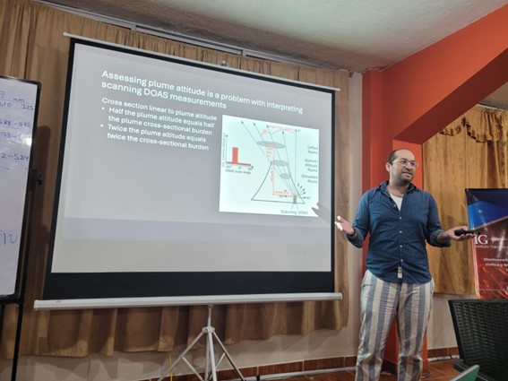 Desarrollo del segundo día de capacitación dentro del 7mo taller de gases volcánicos NOVAC