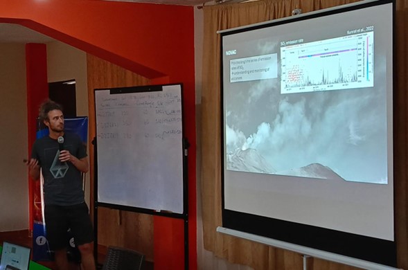 Desarrollo del tercer día de capacitación dentro del 7mo taller de gases volcánicos NOVAC