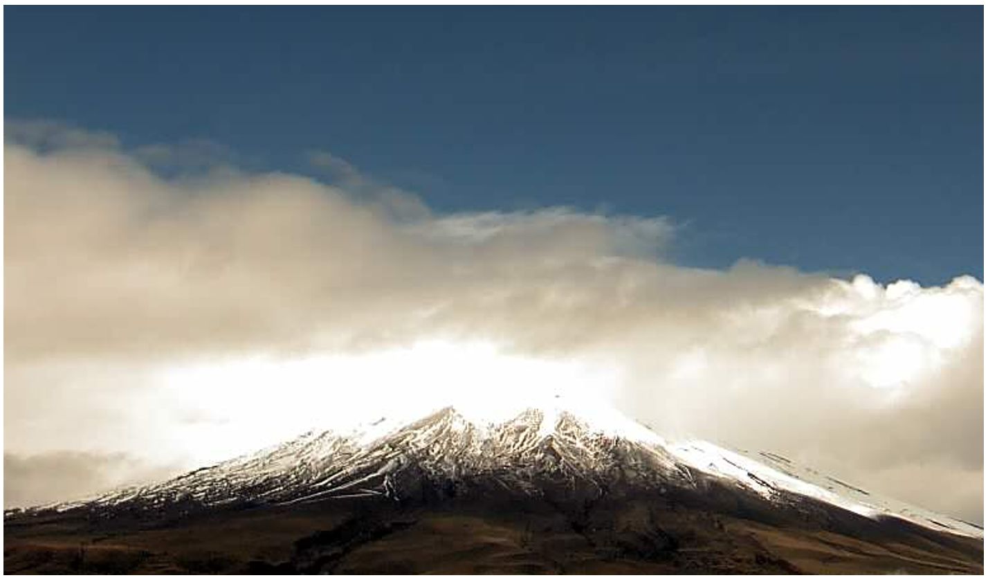 Muestreo de surgentes de Agua en el Volcán Cotopaxi