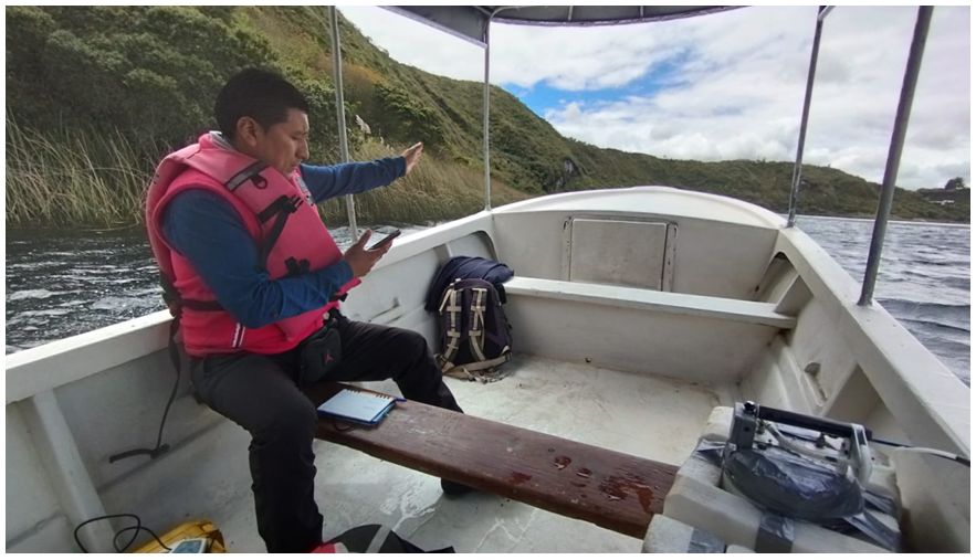 Medición de gas difuso en la laguna cratérica de Cuicocha