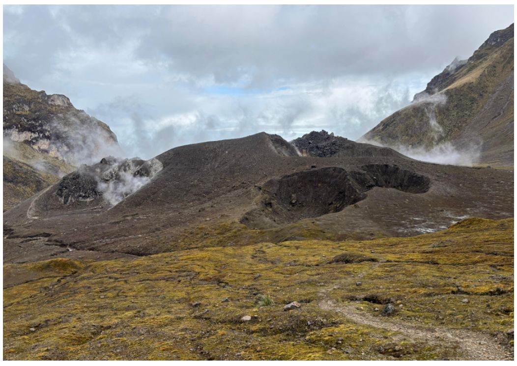 Muestreo de los gases fumarólicos del Cráter del Guagua Pichincha