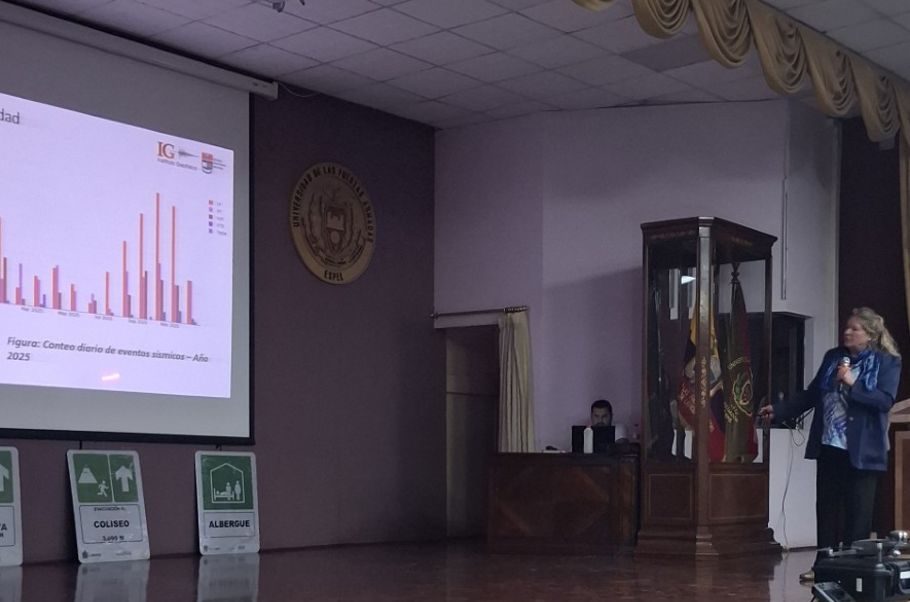 IG-EPN participa en el Cabildo Popular sobre Riesgo Volcánico del volcán Cotopaxi en Latacunga