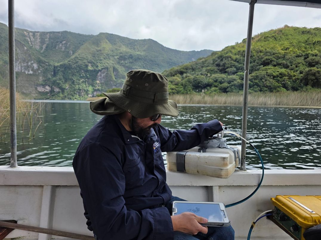 Campaña de medición de CO2 en la laguna de Cuicocha