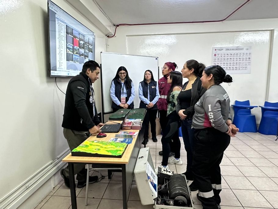 El IG-EPN participa en las casas abiertas organizadas por el Instituto Superior Tecnológico Cruz Roja Ecuatoriana (ISTCRE) por un futuro resiliente