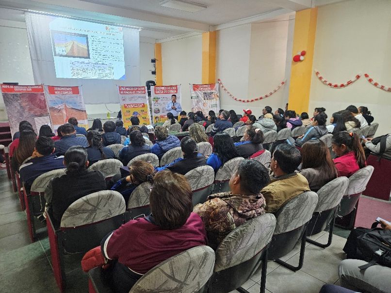 Charla Informativa del IG-EPN a docentes del cantón Salcedo, Cotopaxi