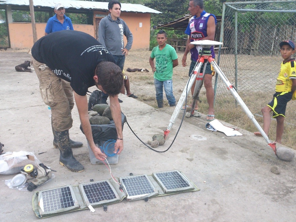 IGEPN e IRD instalaron equipos adicionales de GPS de Alta Precisión en la Costa Ecuatoriana.