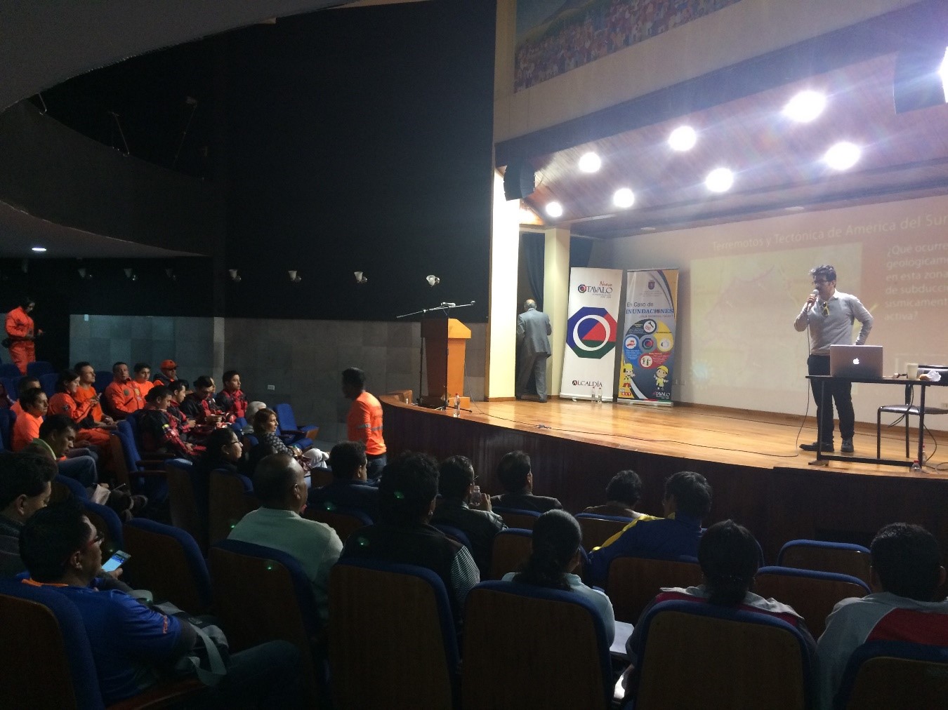 Participación en las “Conferencias Magistrales De La Gestión Del Desastre” en la ciudad de Otavalo