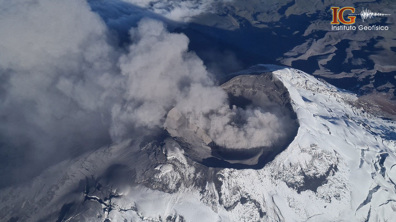 Sobrevuelos de vigilancia del volcán Cotopaxi efectuados durante el mes de enero de 2023